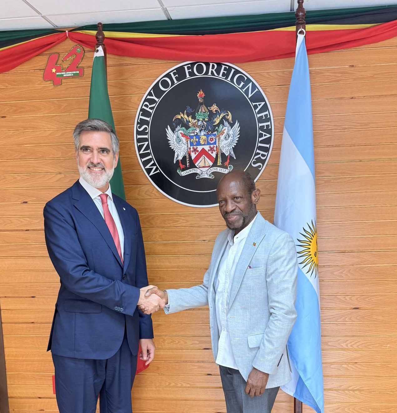 Foreign Minister of Saint Kitts and Nevis Meets with Ambassador of Argentina to Advance Cooperation in Trade and Agriculture